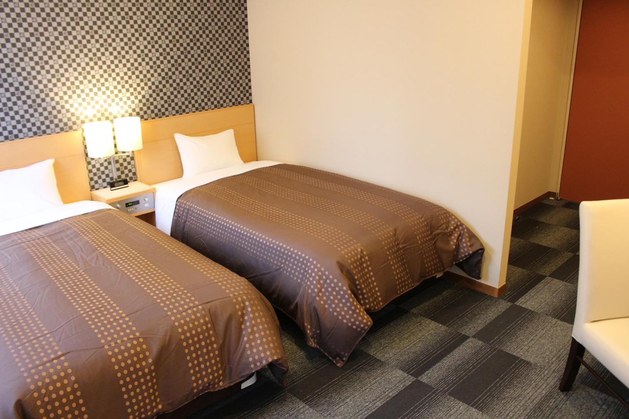 Hotel Livemax Budget Chiba Mihama Екстериор снимка